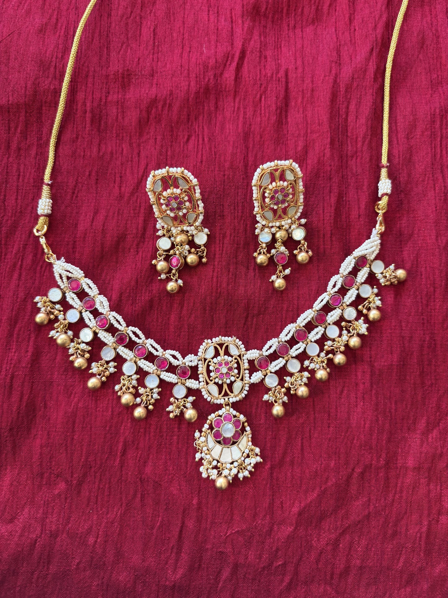 Regal Jadau Chokar Set