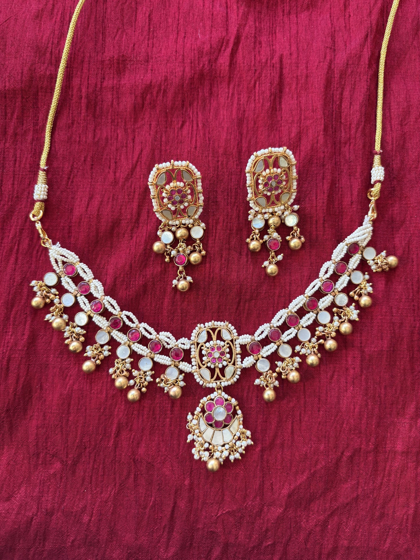 Regal Jadau Chokar Set